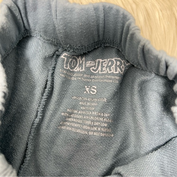 Tom and Jerry Shorts XS - Picture 4 of 6